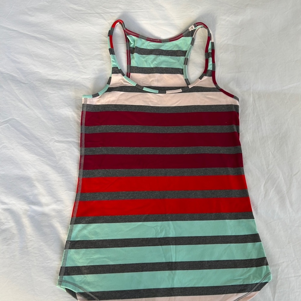 Lululemon tank size 6